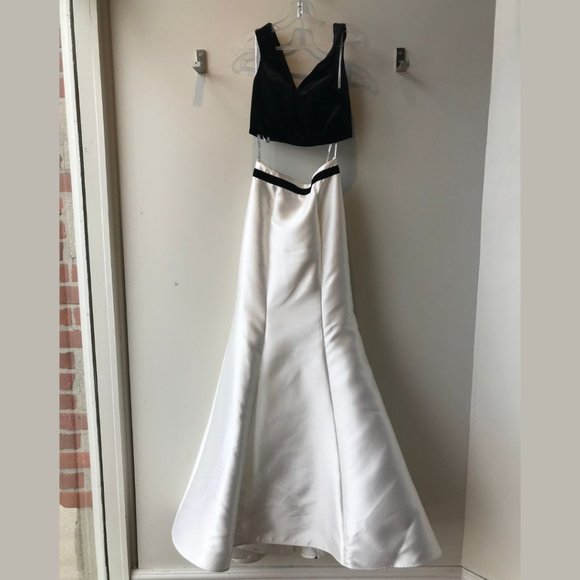 Mon Cheri 'Ellie Wilde' Two-Piece Gown - Picture 3 of 10